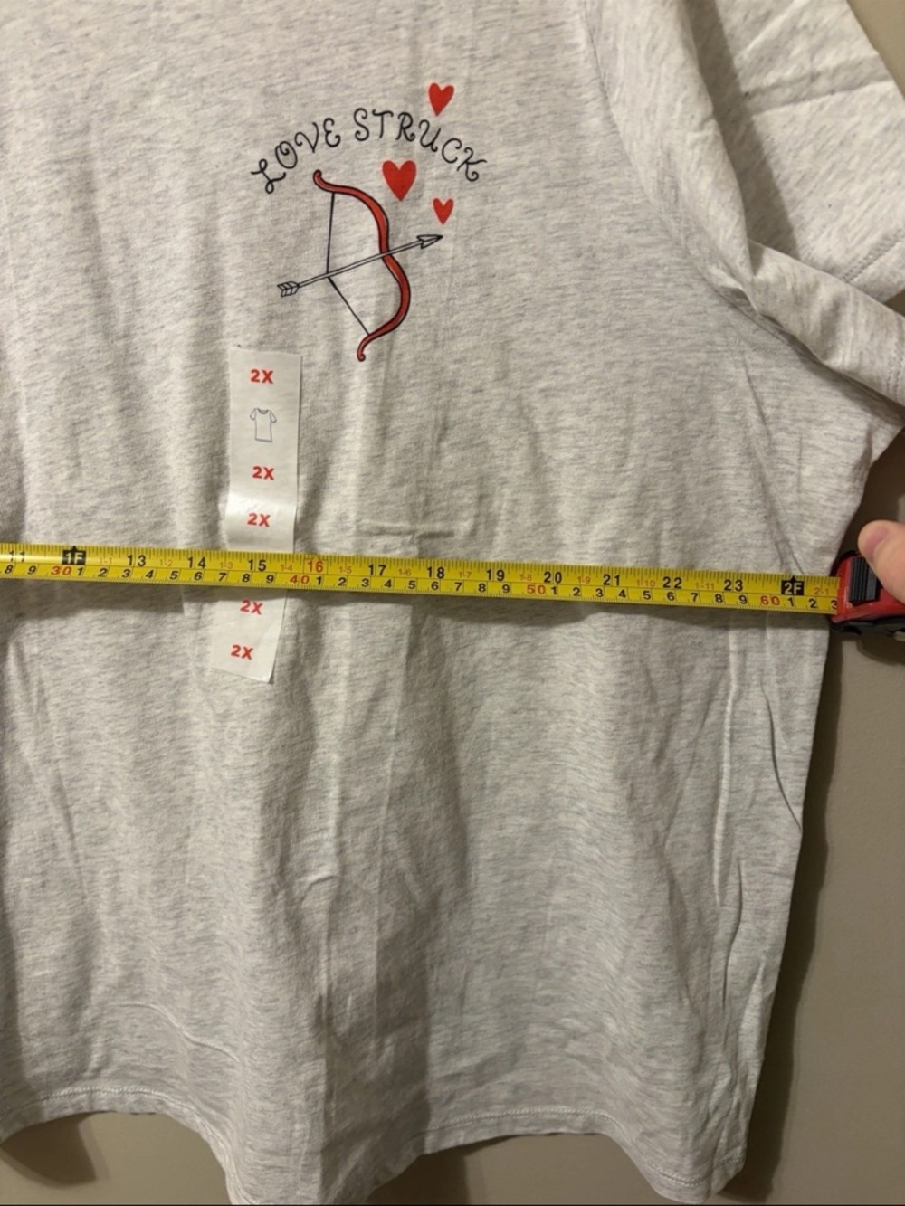 NWT Old Navy Light Gray Tee with Red Heart & Bow Graphic Women’s 2X - Picture 8 of 8